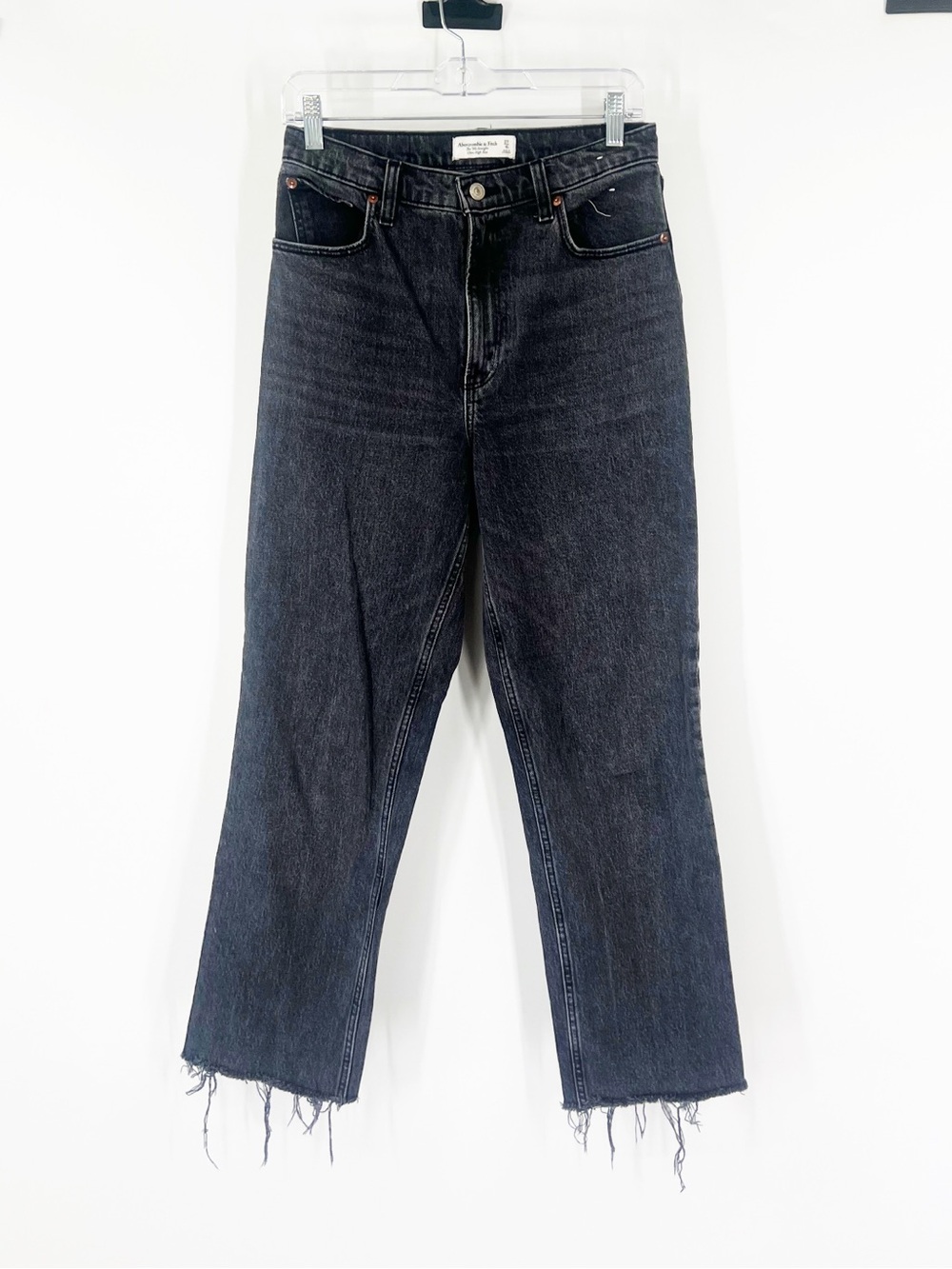 Abercrombie & Fitch The ‘90s Straight Jeans Ultra High Rise Raw Hem